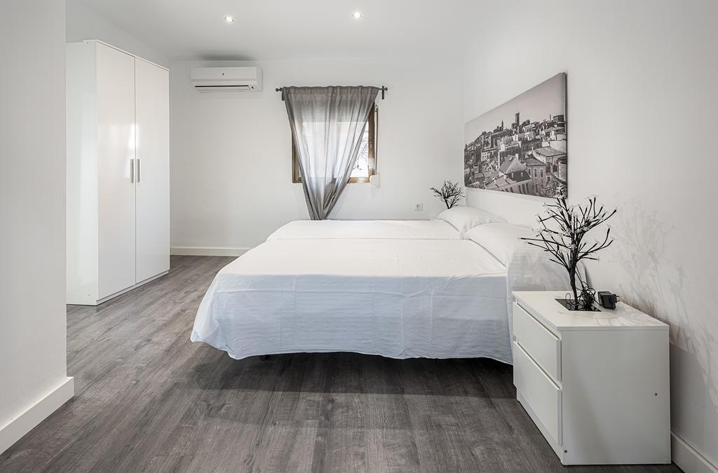 Apartamentos Turisticos Domus Seleqtia Plaza Mayor Касерес Экстерьер фото